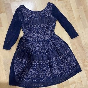Juniors 3/4 sleeve lace dress